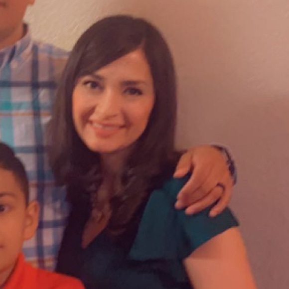 Meet your Posher, Valerie - Picture 2 of 2